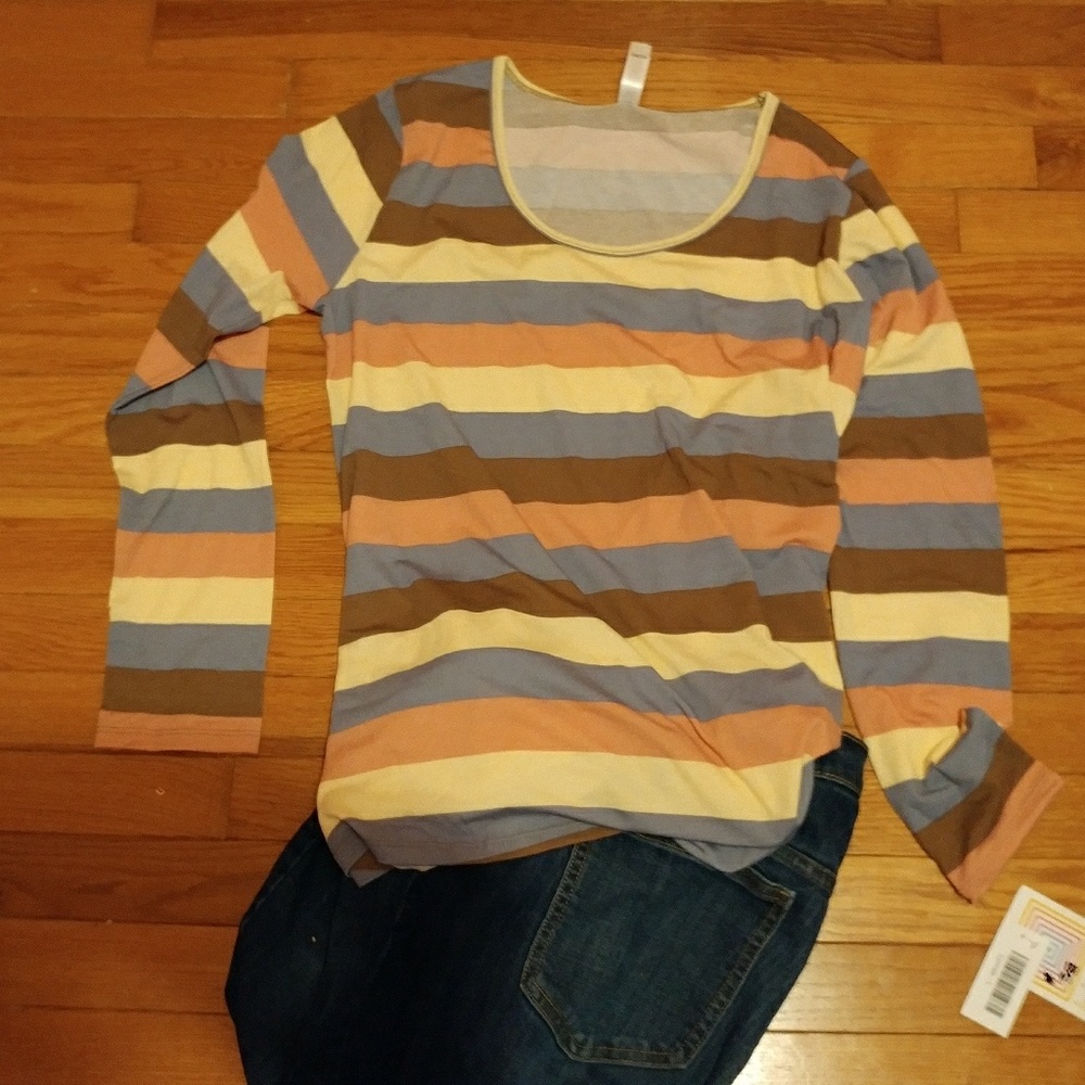 Lularoe Lynnae longsleeve tee stripes large